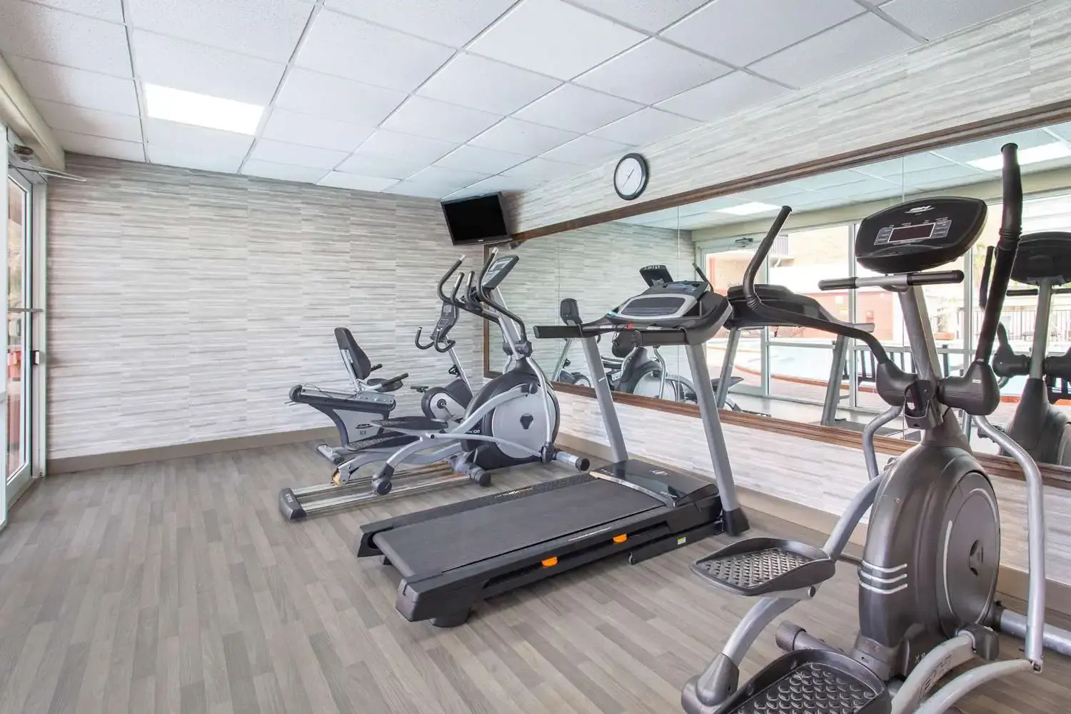 Photo - Ramada by Wyndham Tampa Airport Westshore