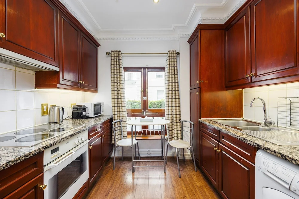 Photo - Carlton Court - Mayfair