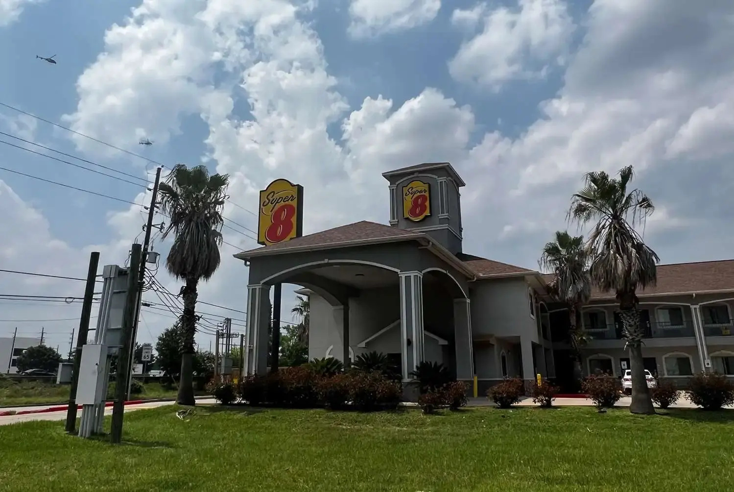 Photo - Super 8 by Wyndham Houston North I-45