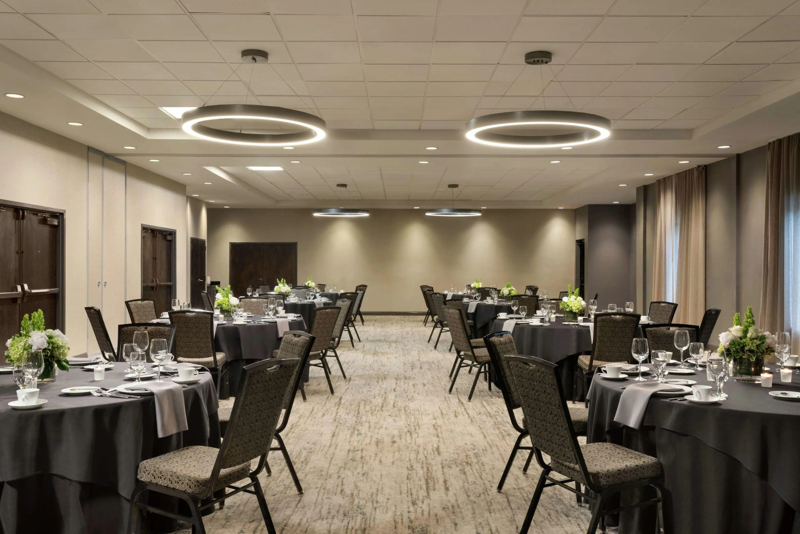 Foto - Embassy Suites by Hilton Atlanta Alpharetta