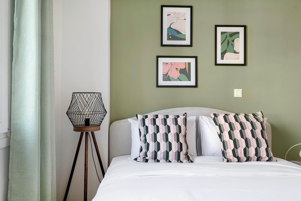 Dew 1-Bedroom Apartment in Athens