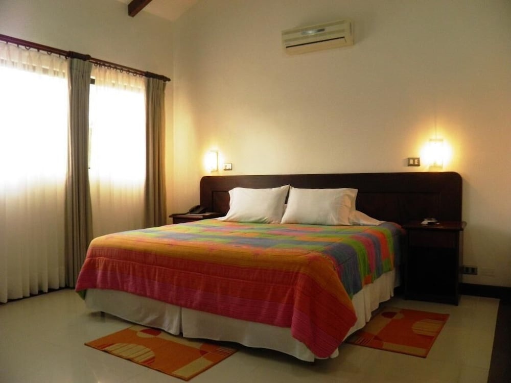 Biocentro Guembe Hotel y Resort