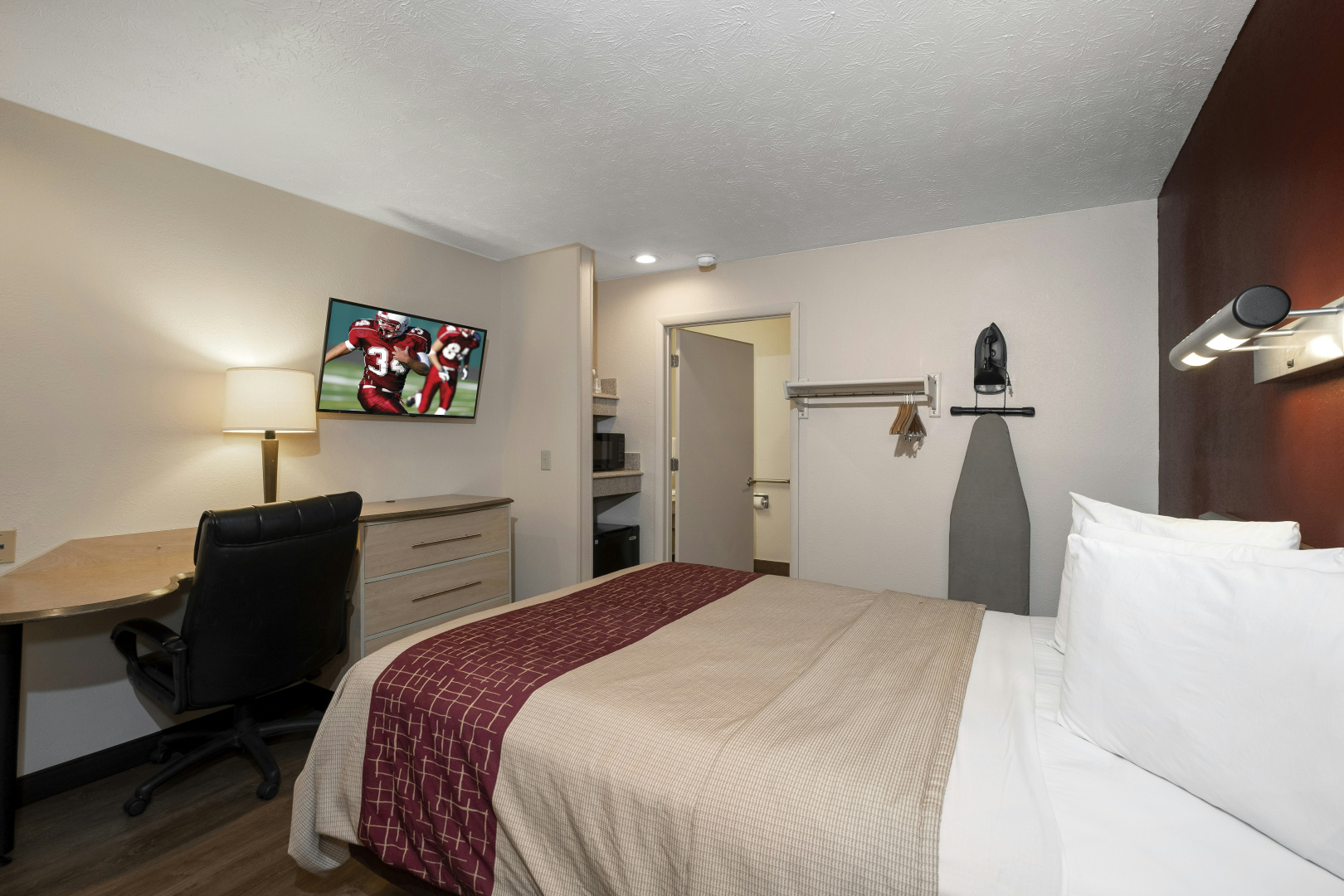 Photo - Red Roof Inn Indianapolis - Greenwood