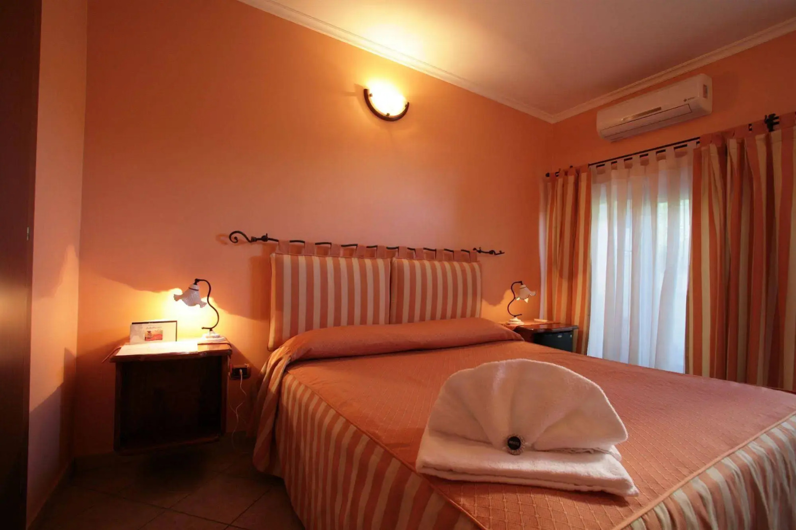 Photo - Airport Hotel