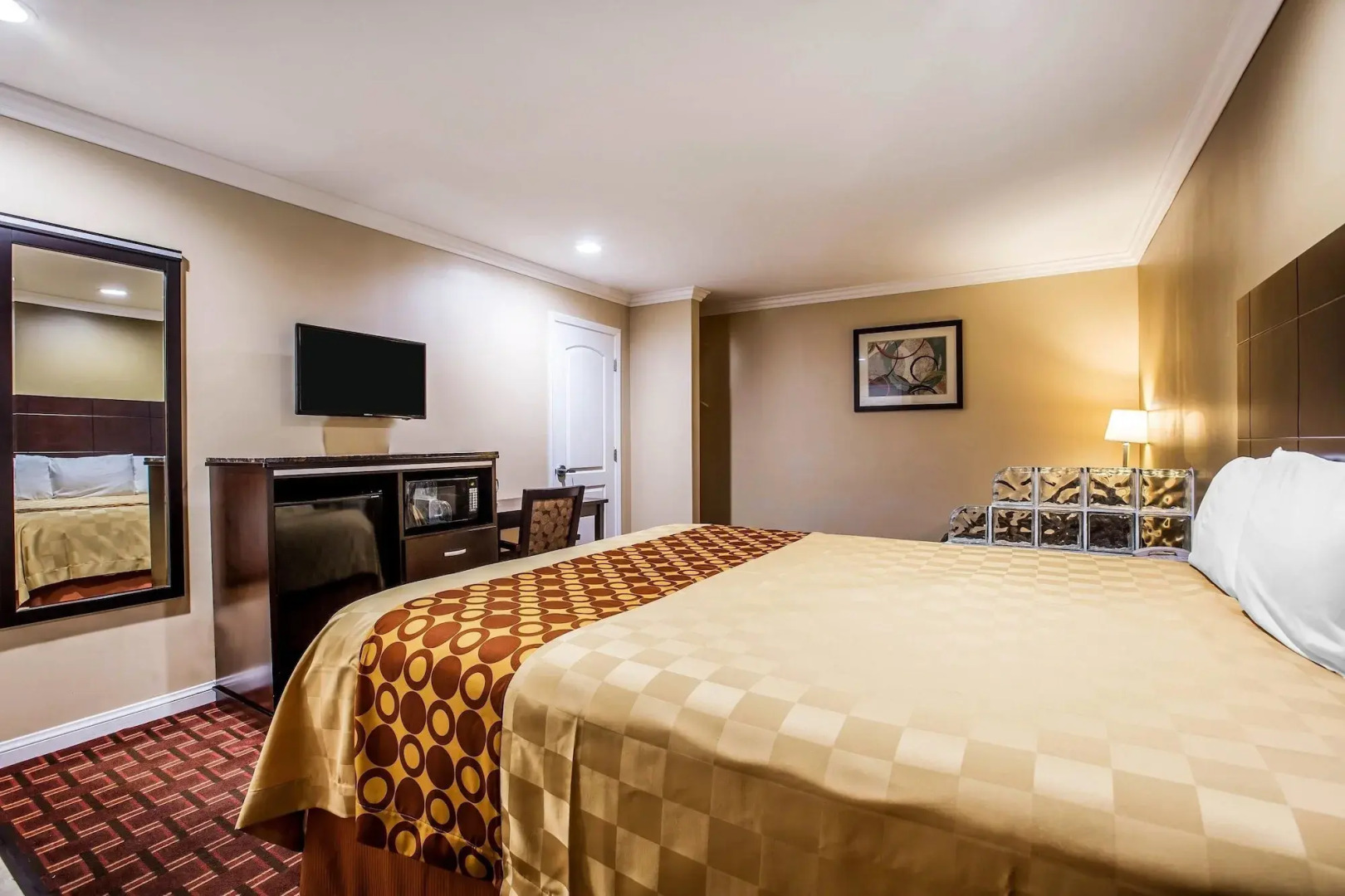 Photo - Rodeway Inn & Suites Bellflower
