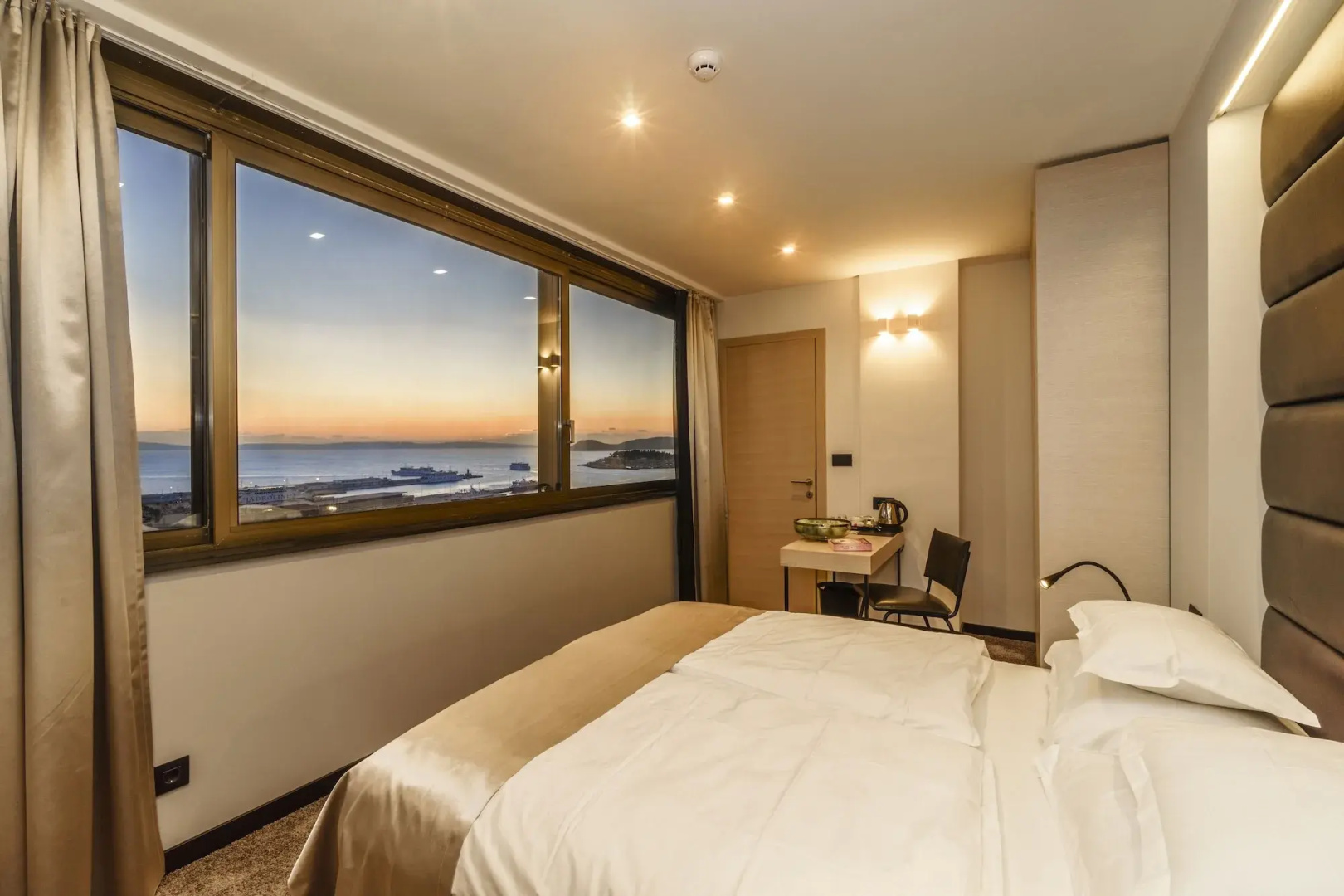 Photo - The View Luxury Rooms