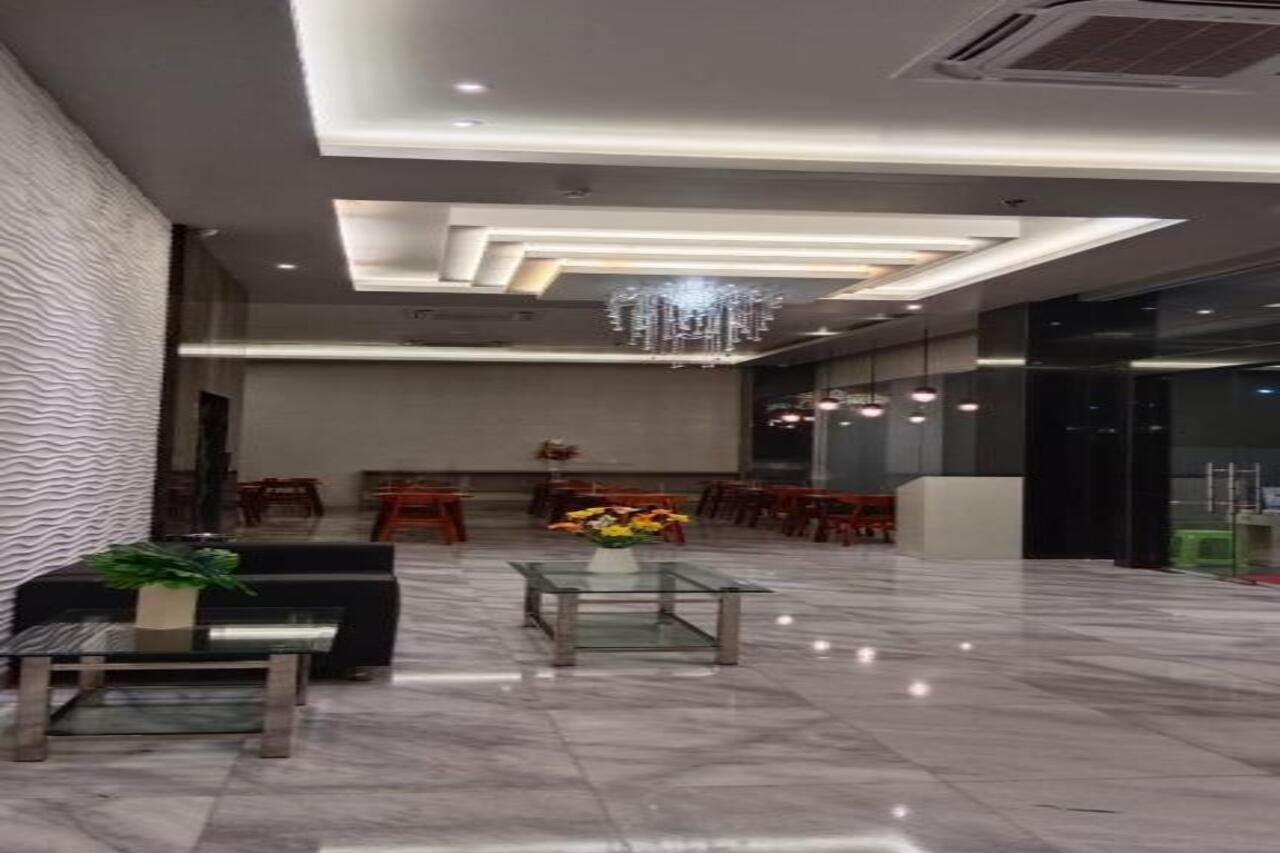 Grand   Thamrin  Hotel