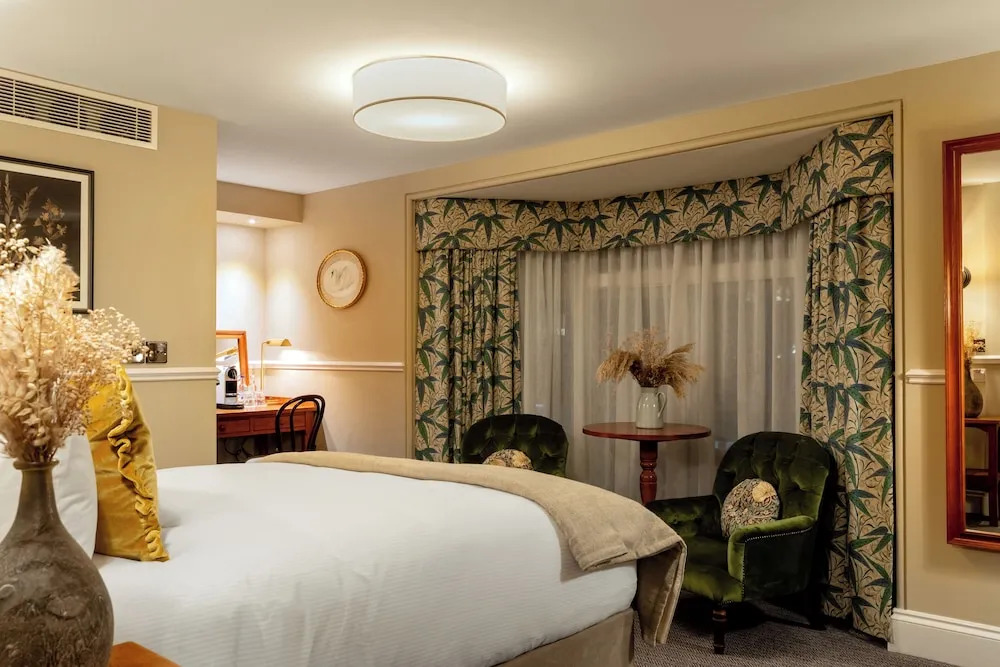 Photo - The Drayton Court Hotel