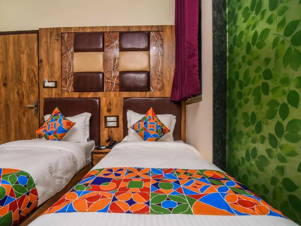 Photo - Hotel Dollar Inn