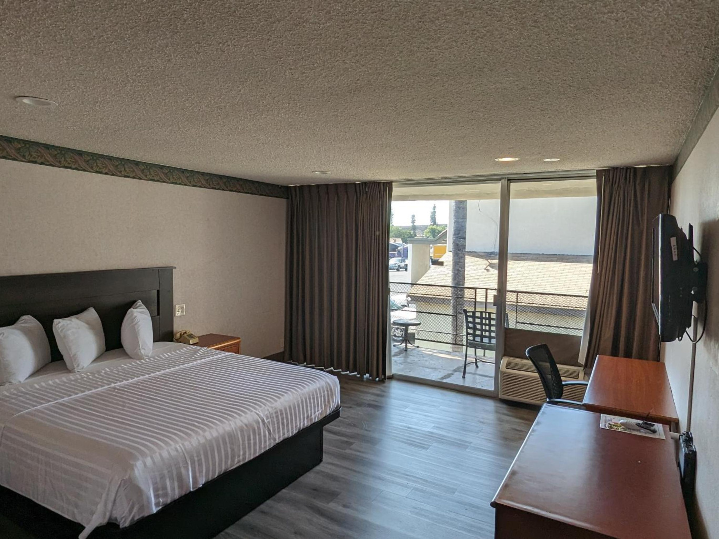 Photo - Valley Inn