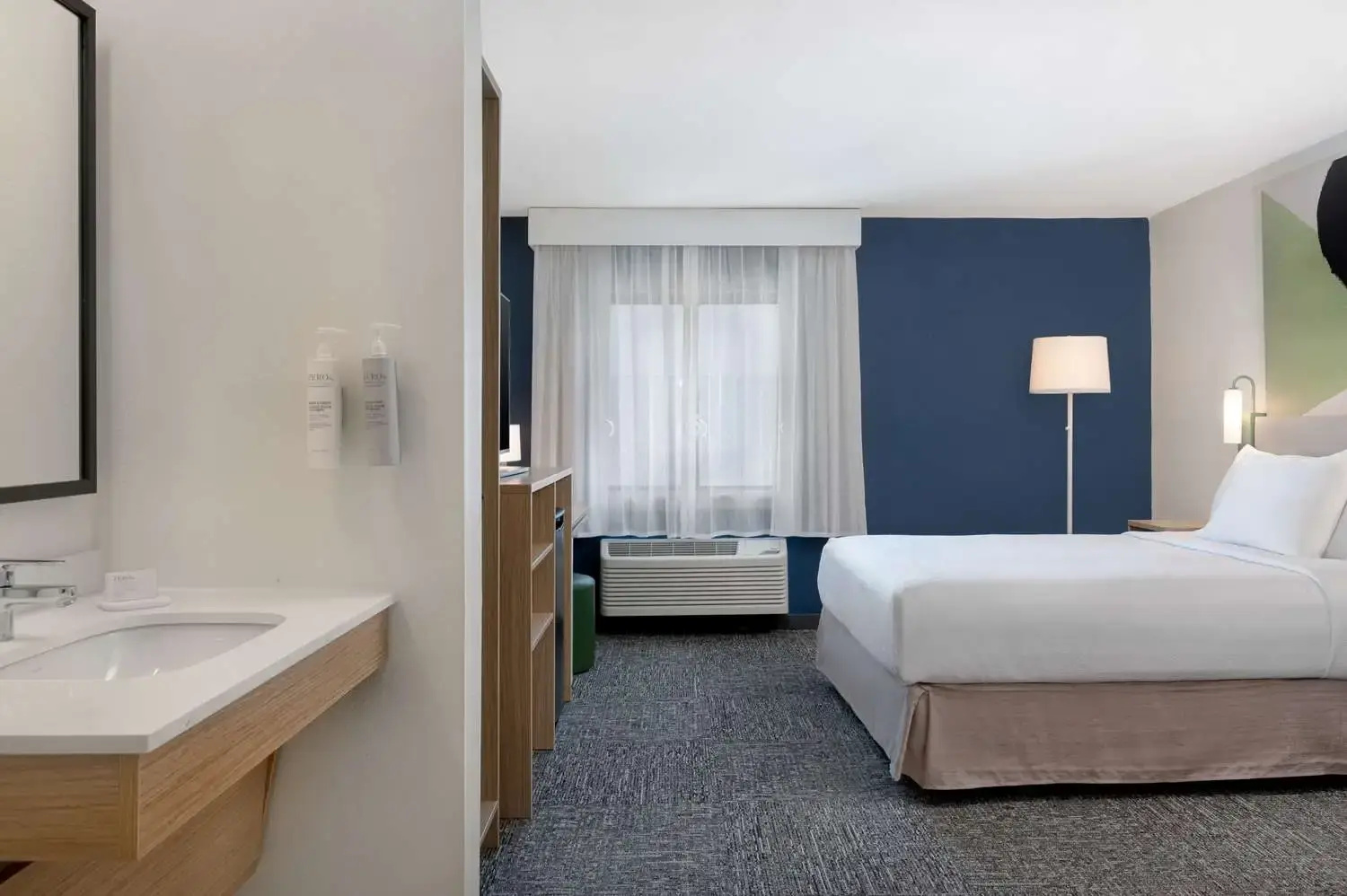 Foto - Spark by Hilton Savannah Midtown