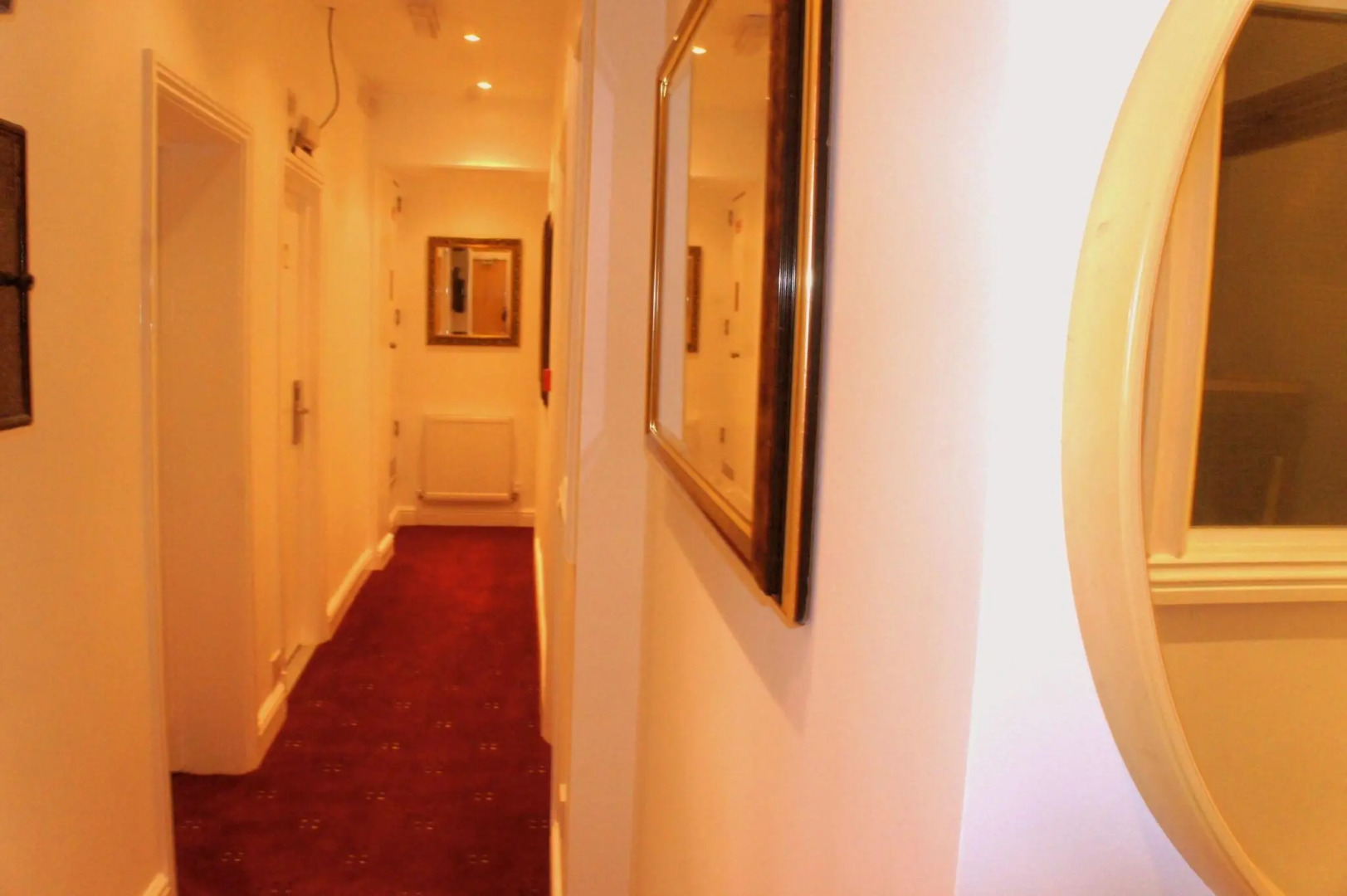 Photo - Plaza London Hotel