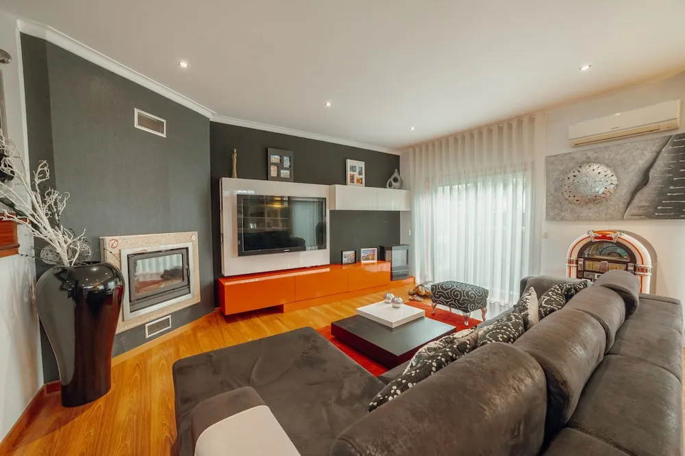 Photo - Pool Cinema Villa by Vacationy