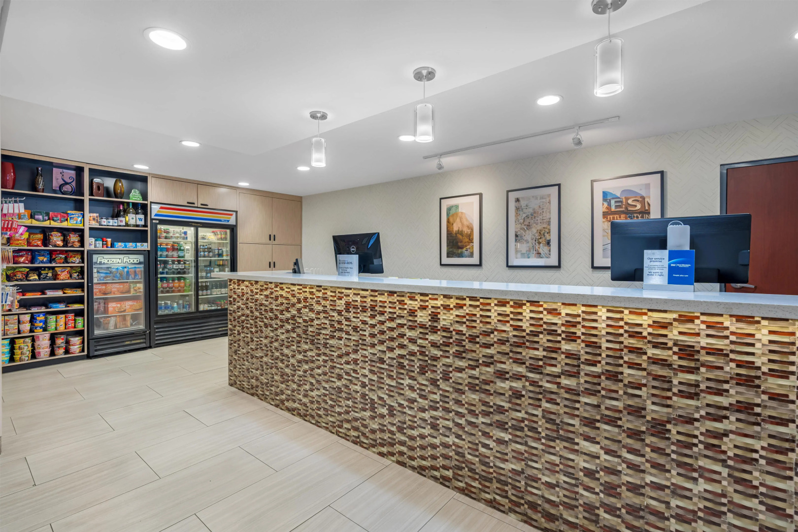 Photo - Best Western Plus Fresno Airport Hotel