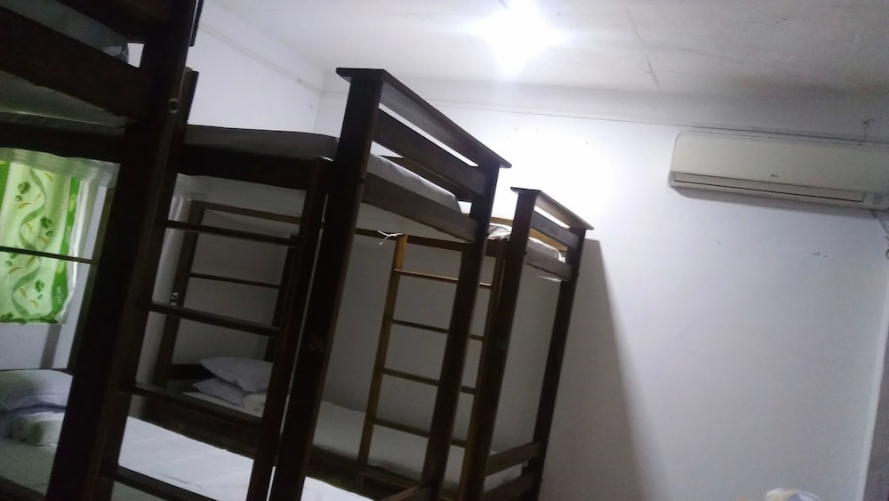 D&J Stamford Hotel - Hostel