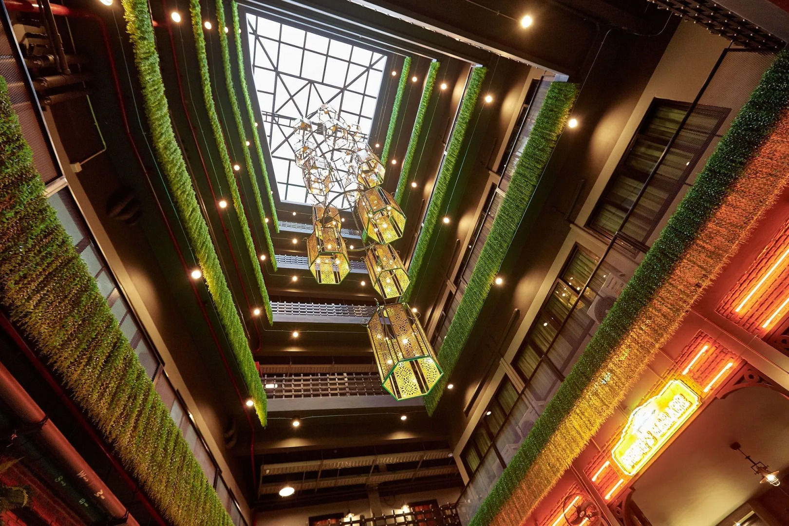 Photo - W22 by Burasari