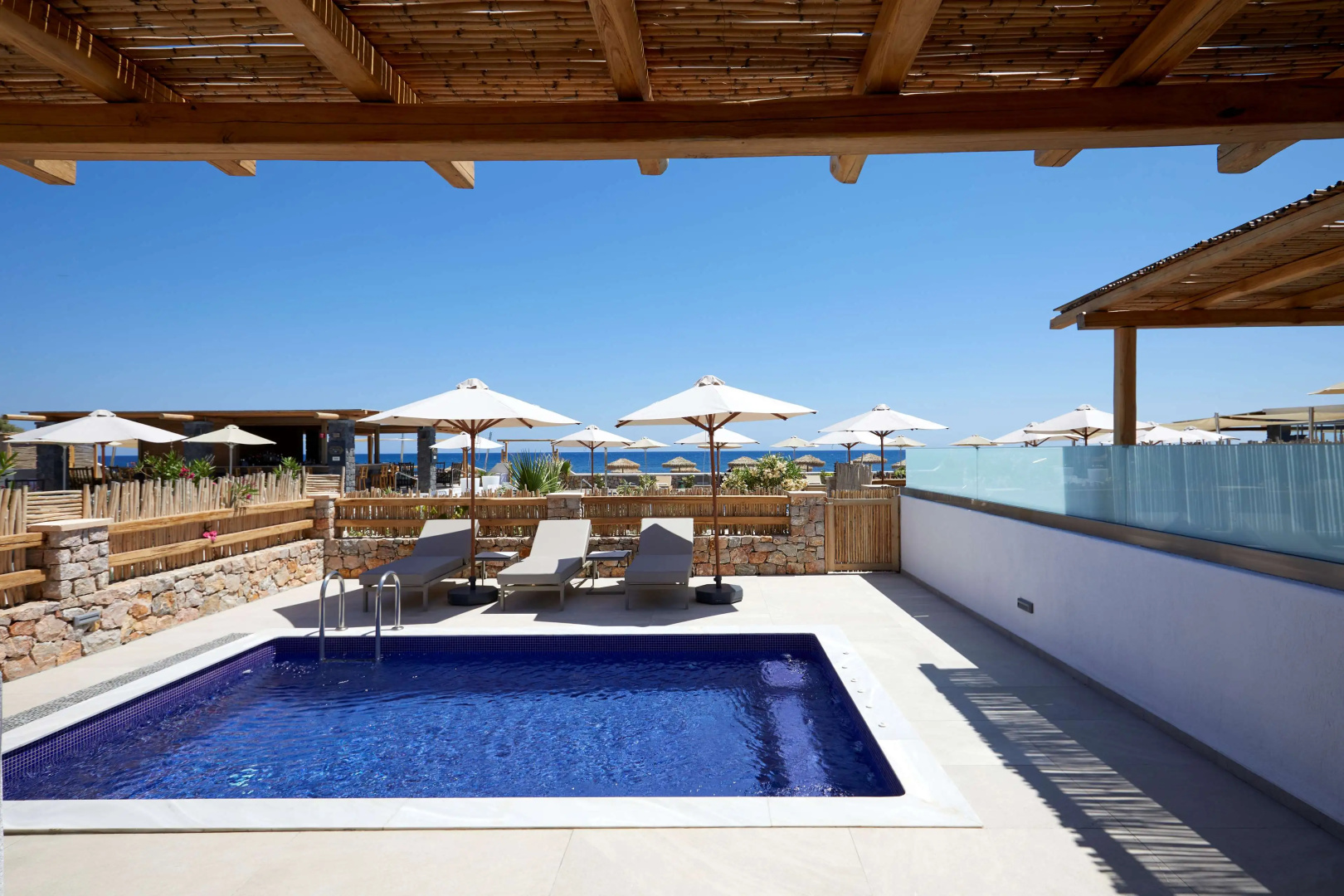 Foto - Sea Breeze Santorini Beach Resort, Curio Collection Hilton