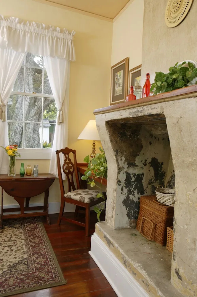 Photo - Ashton's Bed and Breakfast