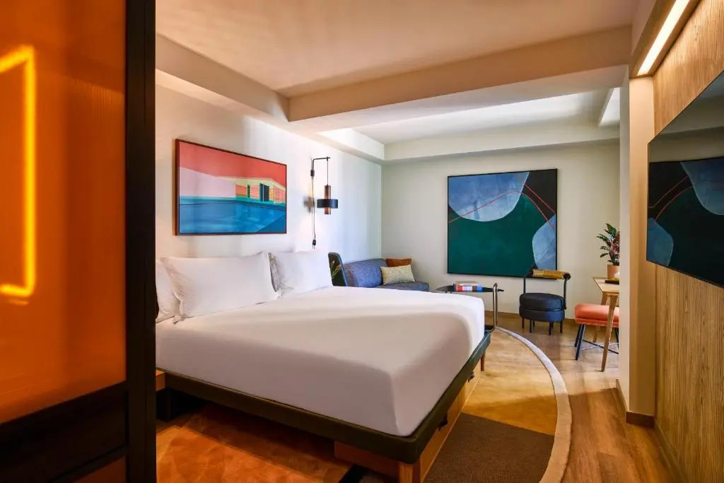 Photo - HOLLYWOOD VOLUME, a Tribute Portfolio Hotel