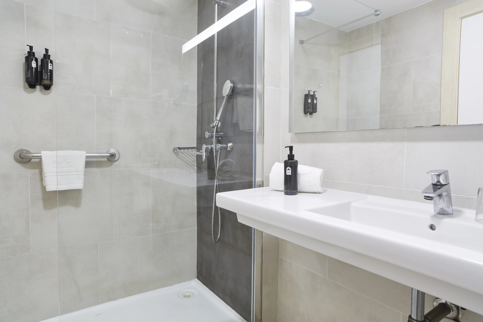 Photo - Invisa Hotel Club Cala Blanca