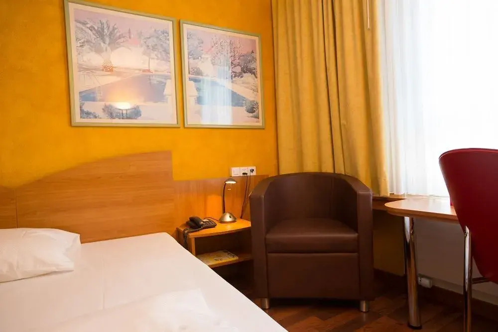 Photo - Hotel California