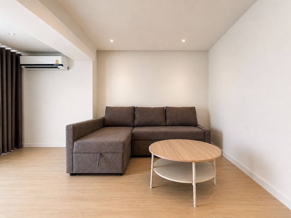 Foto - Spacious 4BR Muji Home With Loft & Pool in Ekkamai