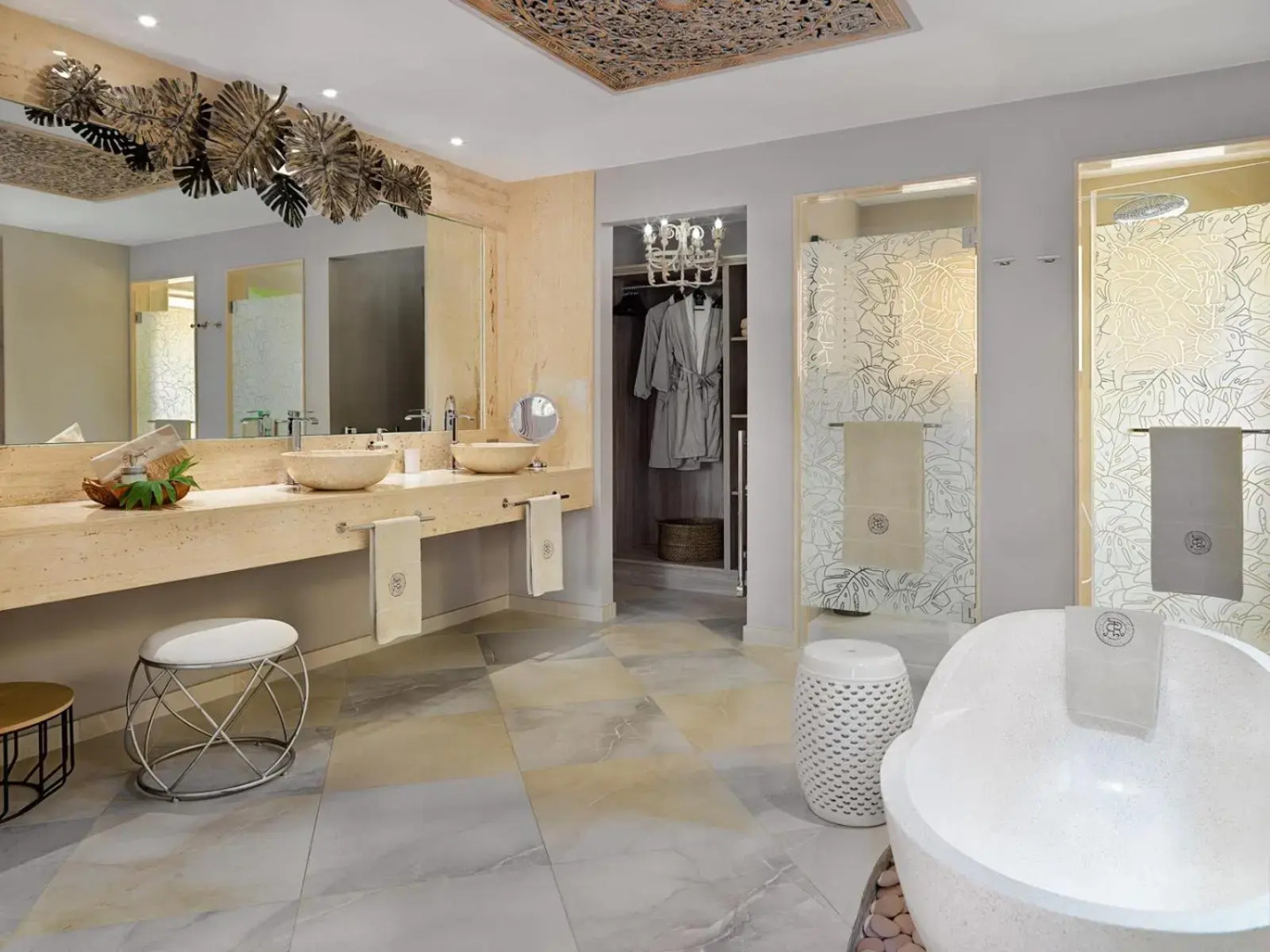 Photo - Royal River, Luxury Hotel - Adults Only