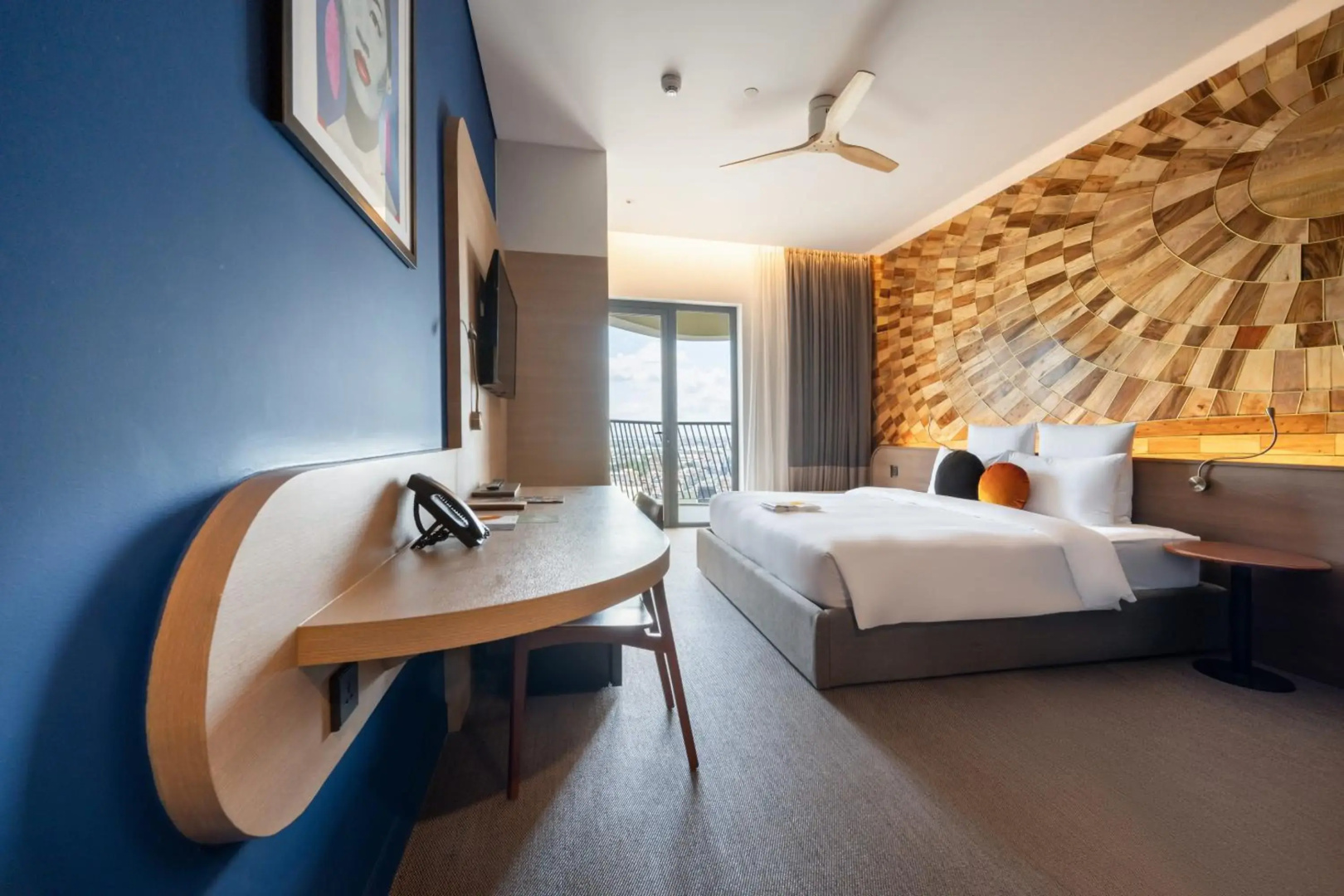 Photo - SUN & MOON, Riverside Hotel