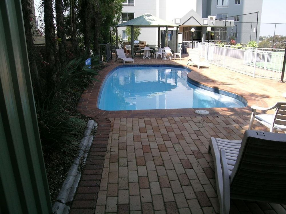 Photo - Fairthorpe Apartments
