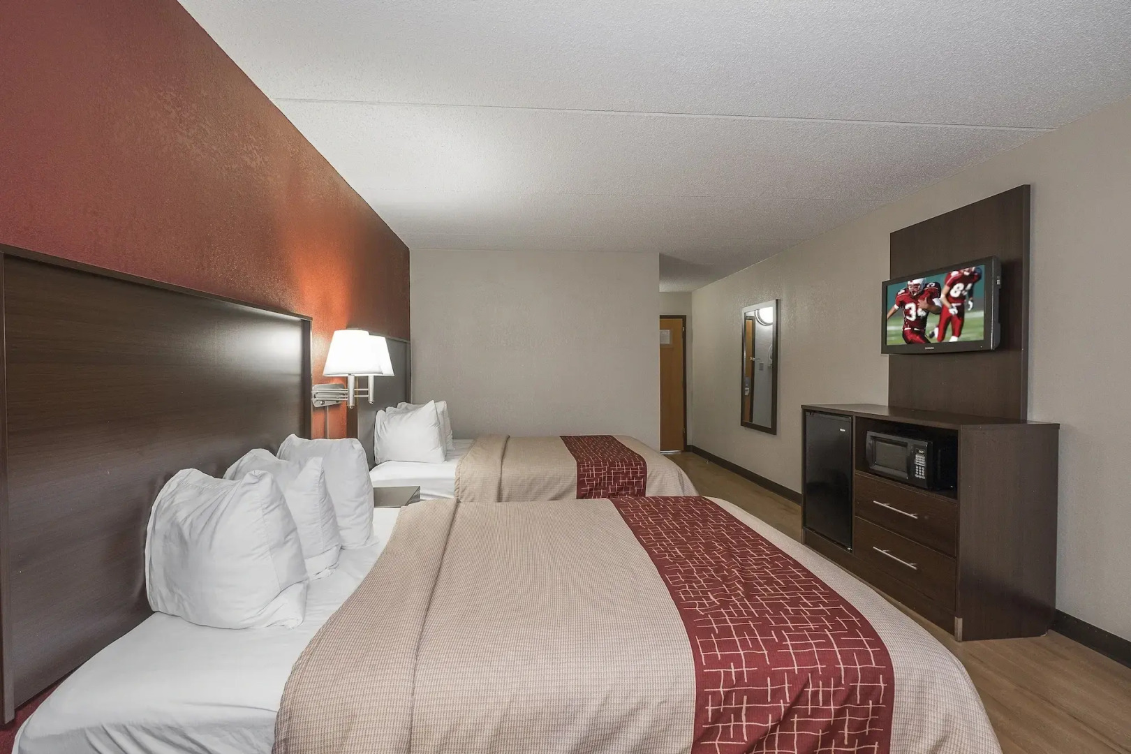 Photo - Red Roof Inn Cortland