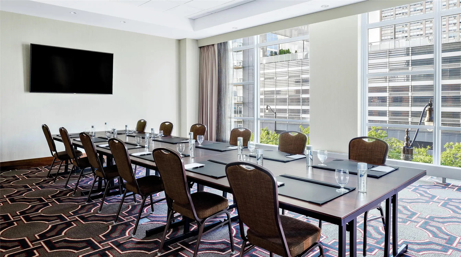 Photo - Hilton Garden Inn Chicago McCormick Place