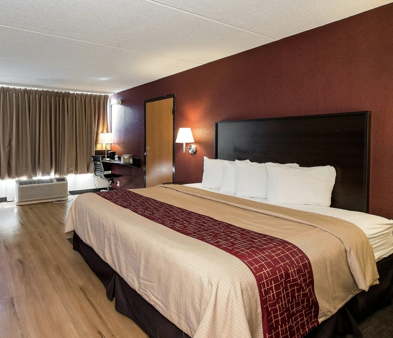 Photo - Red Roof Inn Cortland