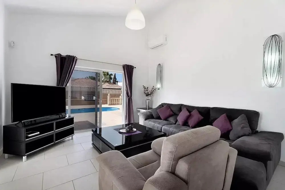 Foto - VILLA MALPAS Exceptional 3 Bed Villa - Sleeps 6 - Pool - HotTub- Parking