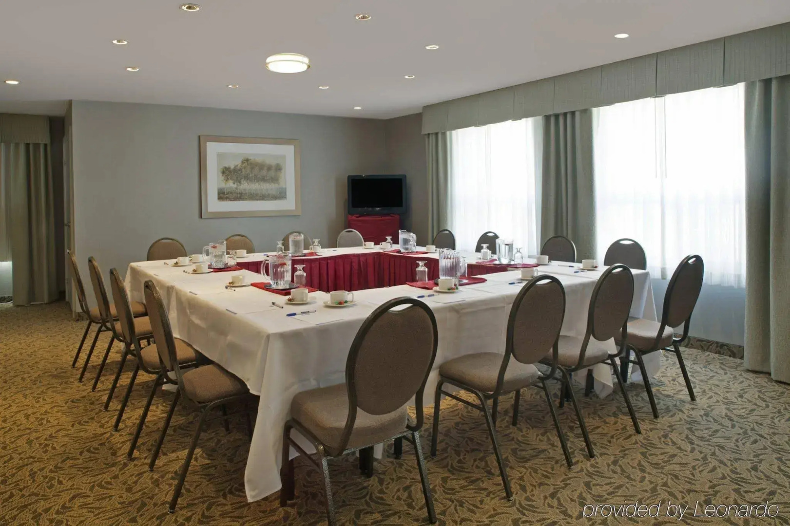 Foto - Travelodge by Wyndham Oshawa Whitby