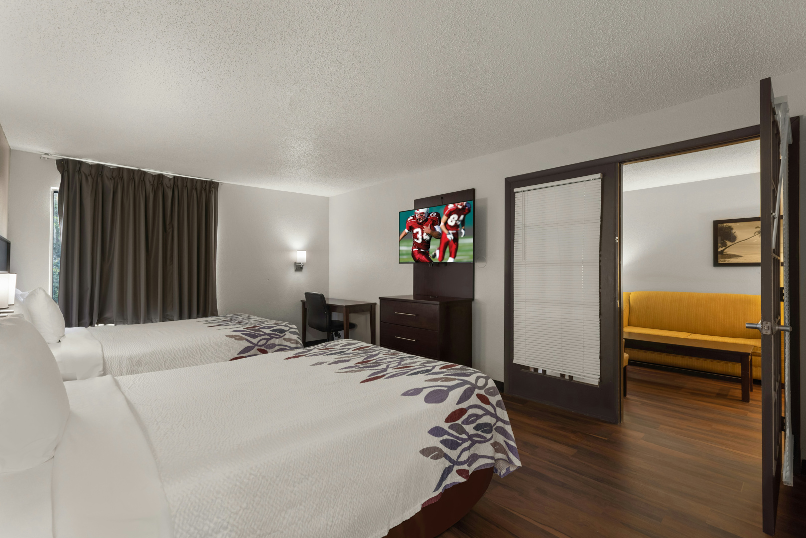 Photo - Red Roof Inn & Suites Savannah Airport