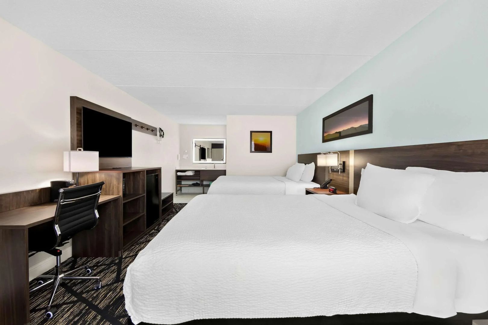 Photo - Clarion Inn & Suites near the Leconte Center Pigeon Forge