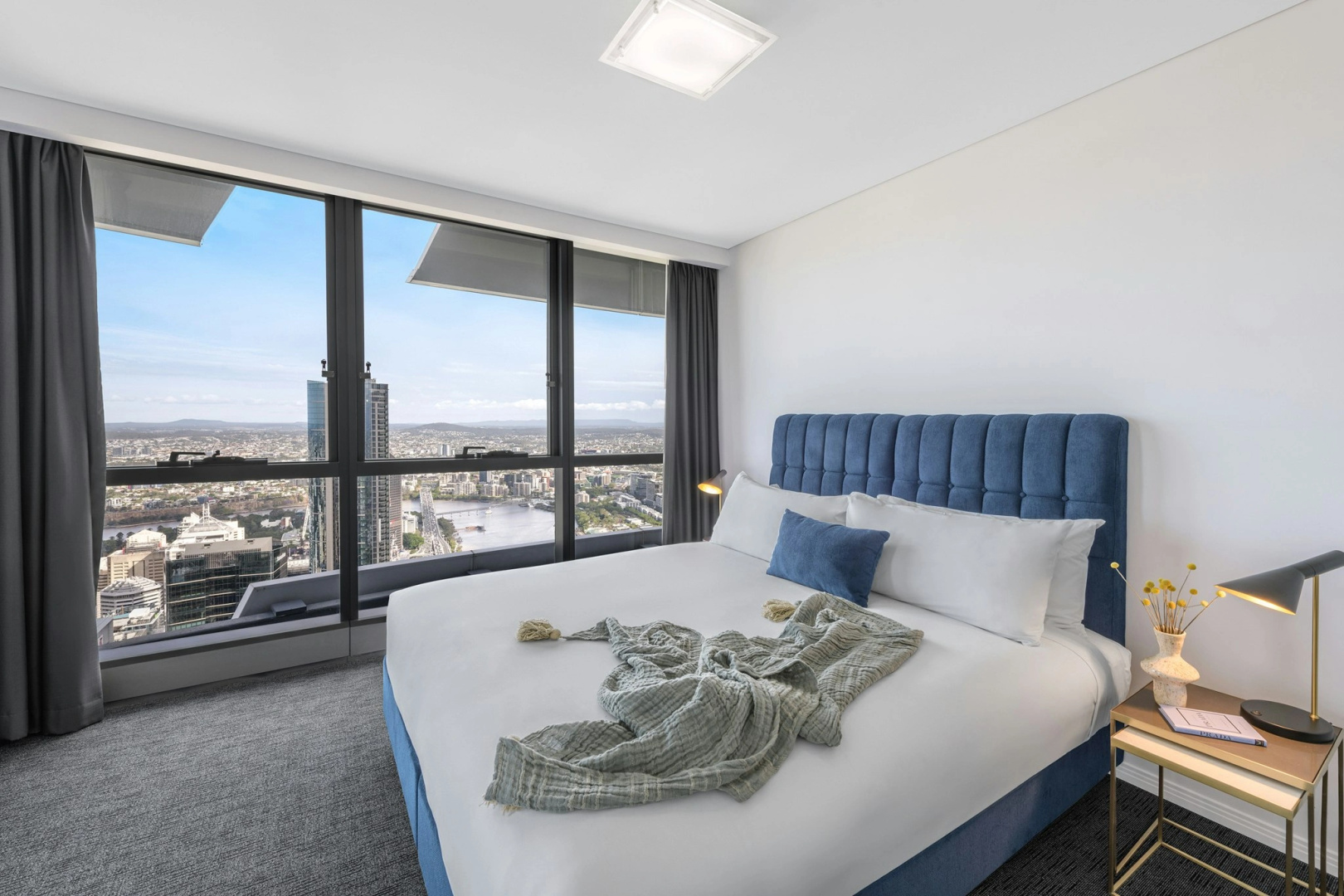 Photo - Meriton Suites Herschel Street, Brisbane