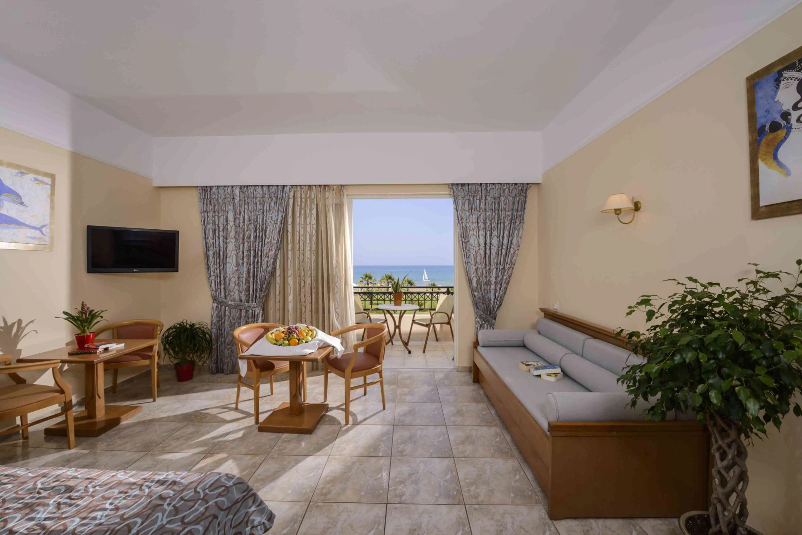 Photo - Vantaris Palace