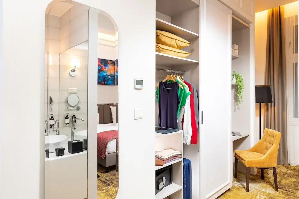 Photo - Three Corners Avenue Hotel