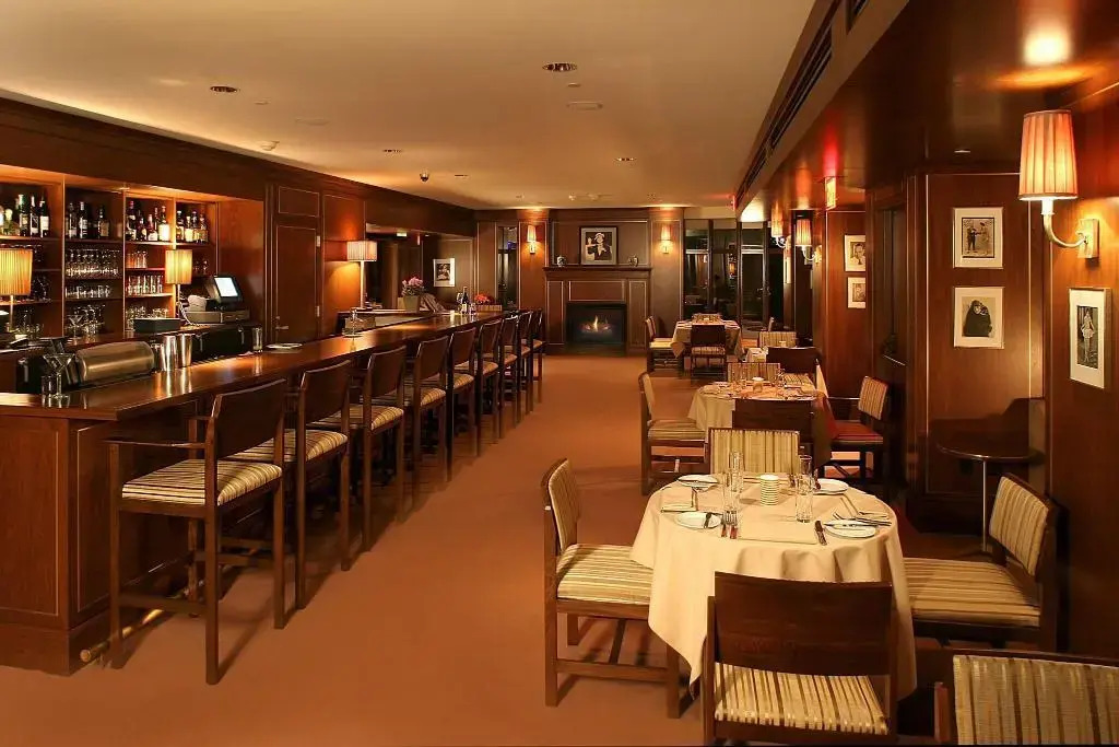 Photo - Sunset Tower Hotel