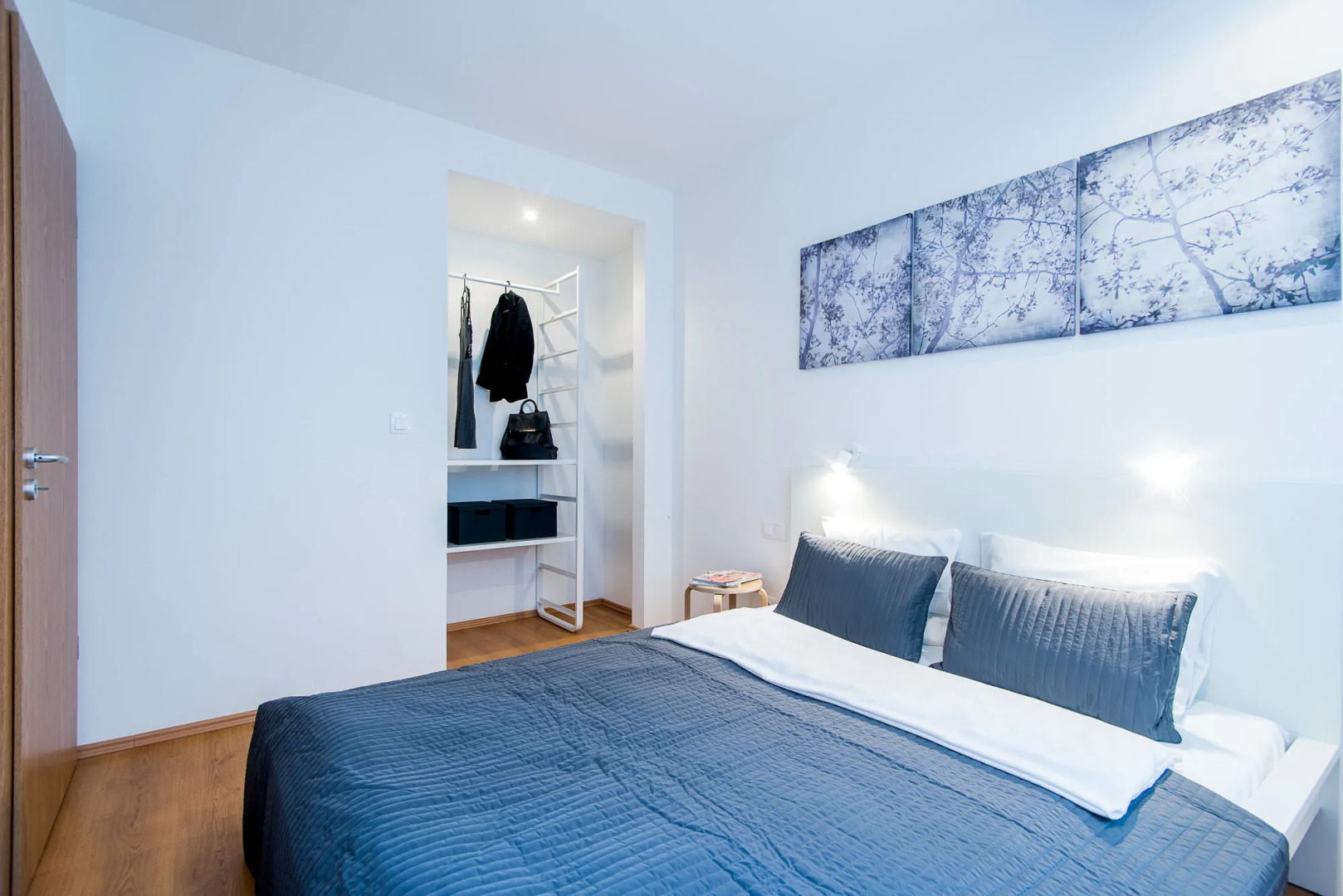 Foto - Vagabond Corvin