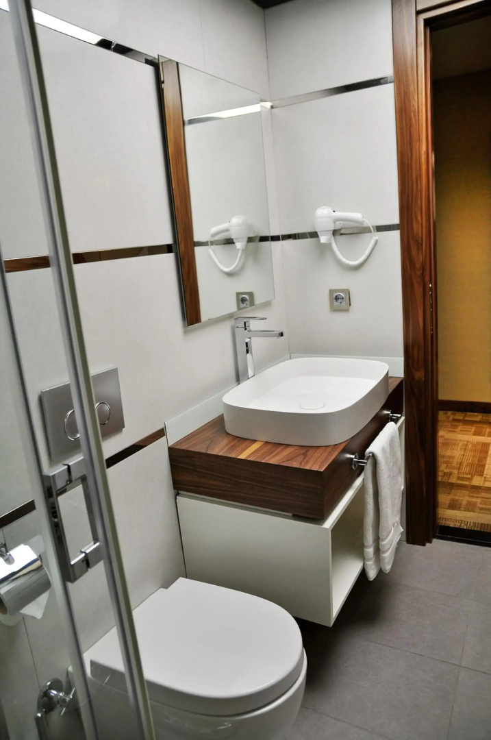Photo - Avin Hotel