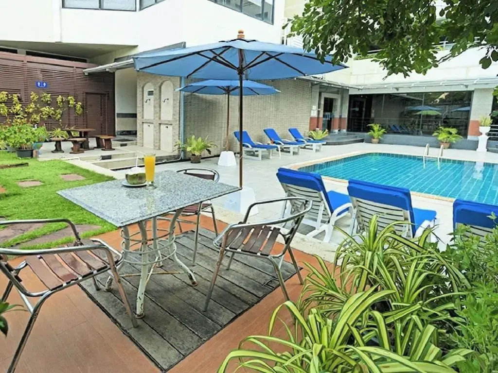Photo - Summit Pavilion Hotel