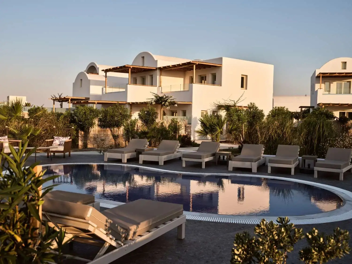 Foto - Sea Breeze Santorini Beach Resort, Curio Collection Hilton