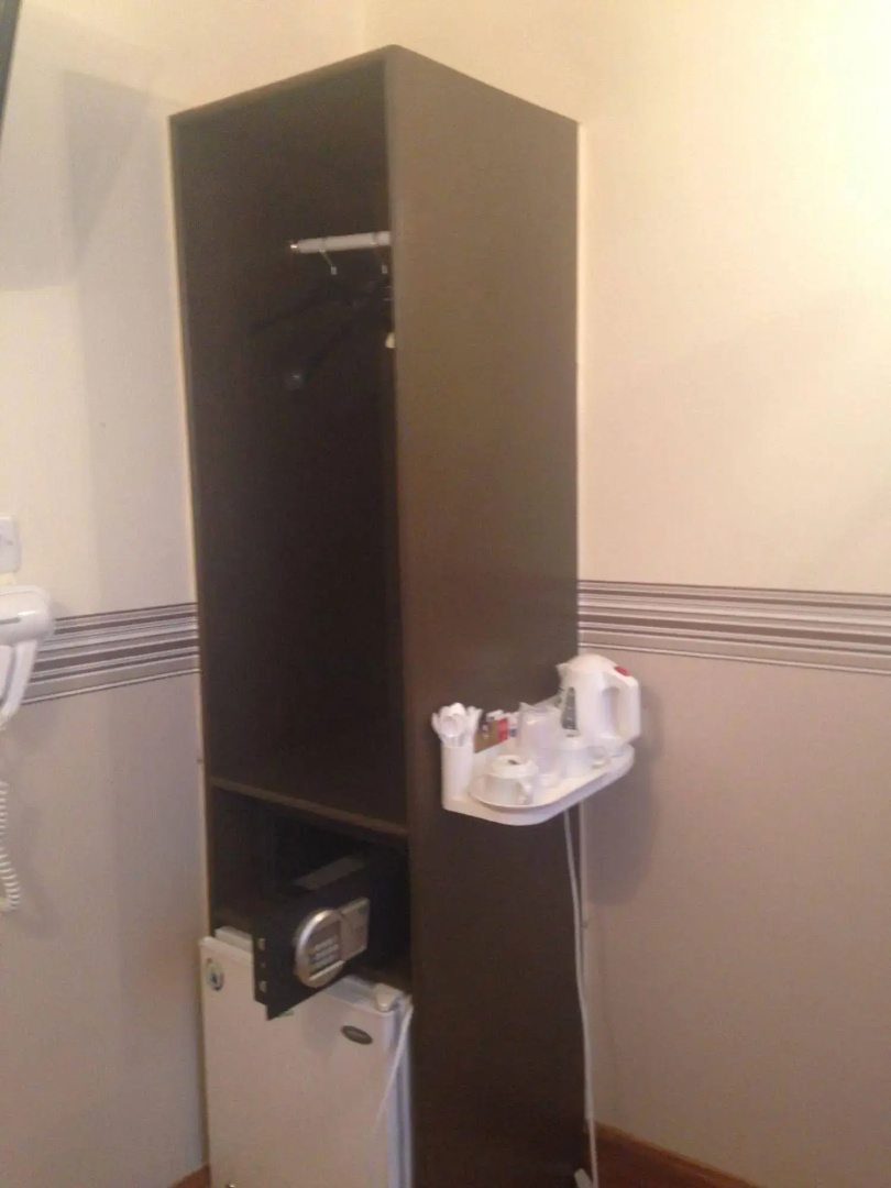 Photo - Glendale Hyde Park Hotel