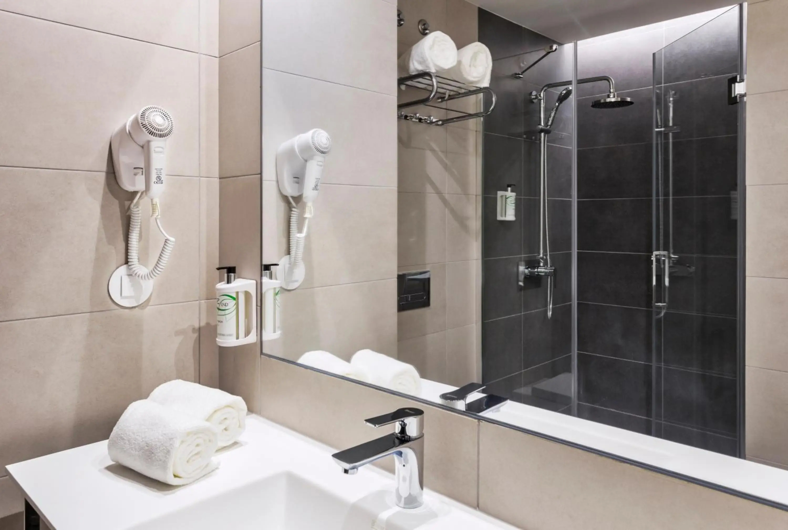 Photo - B&B HOTEL Lisboa Aeroporto