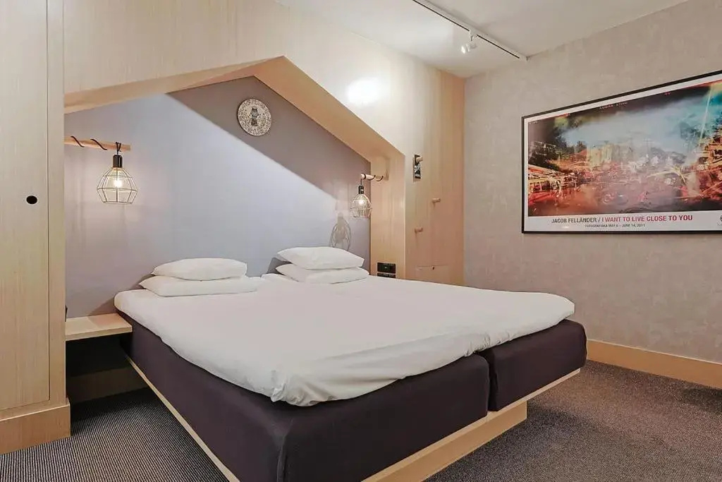 Foto - Hotel With Urban Deli