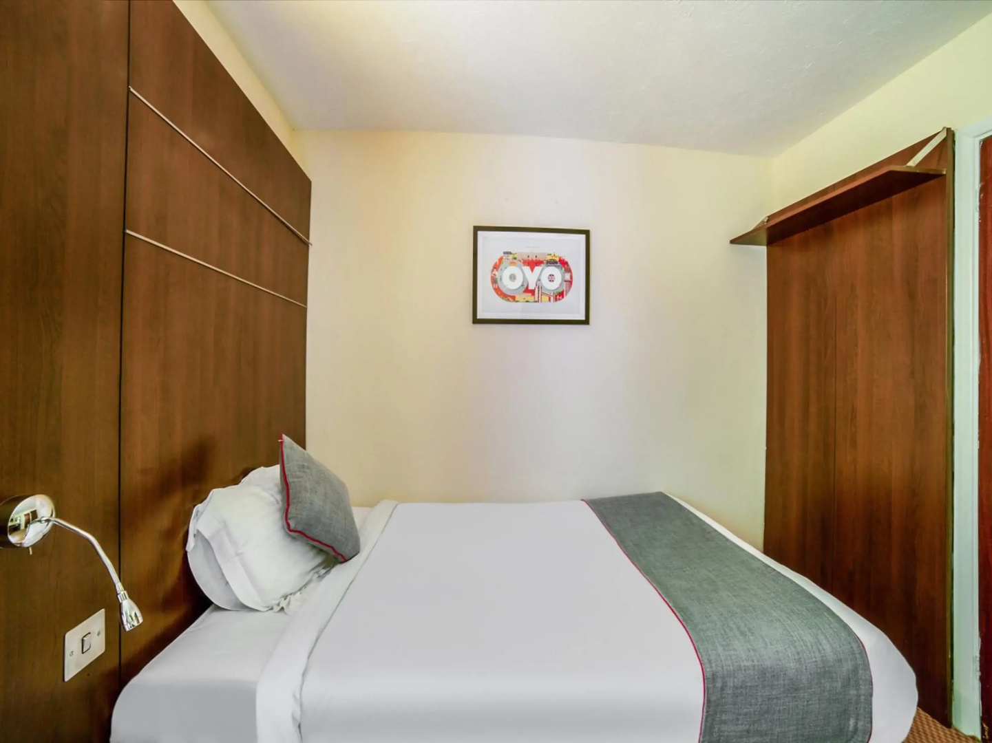 Photo - OYO The Bridge House Hotel