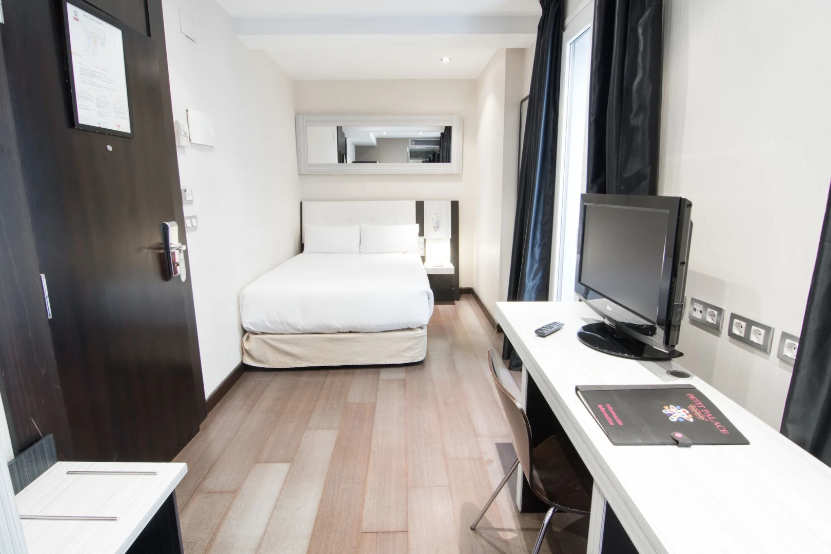 Foto - Petit Palace Arenal