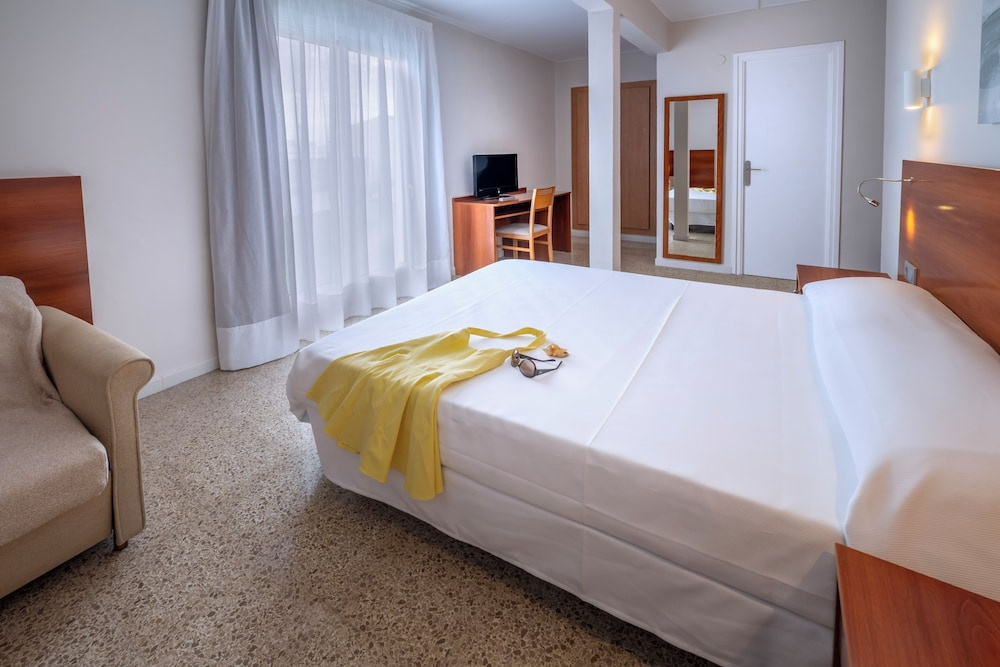 Photo - Hotel GHT Simeon